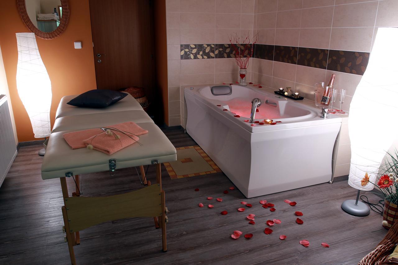 Wellness Hotel Vyhlidka Náchod Habitación foto